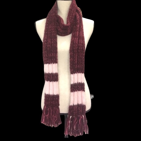 Old Navy Accessories - Old Navy long knit scarf